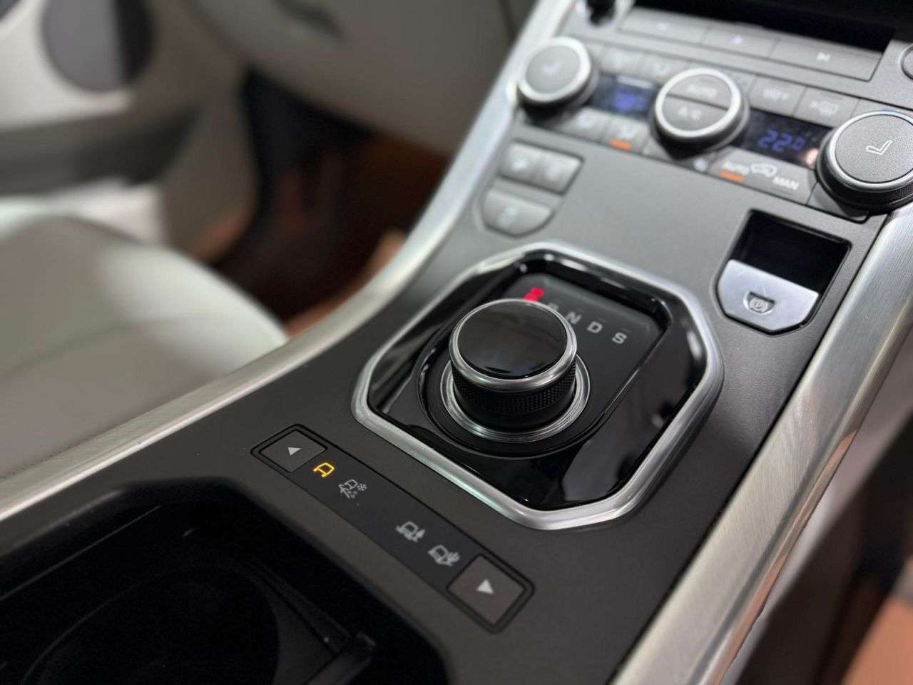 2017 LAND ROVER RANGE ROVER EVOQUE 2017 LAND ROVER RANGE ROVER EVOQUE