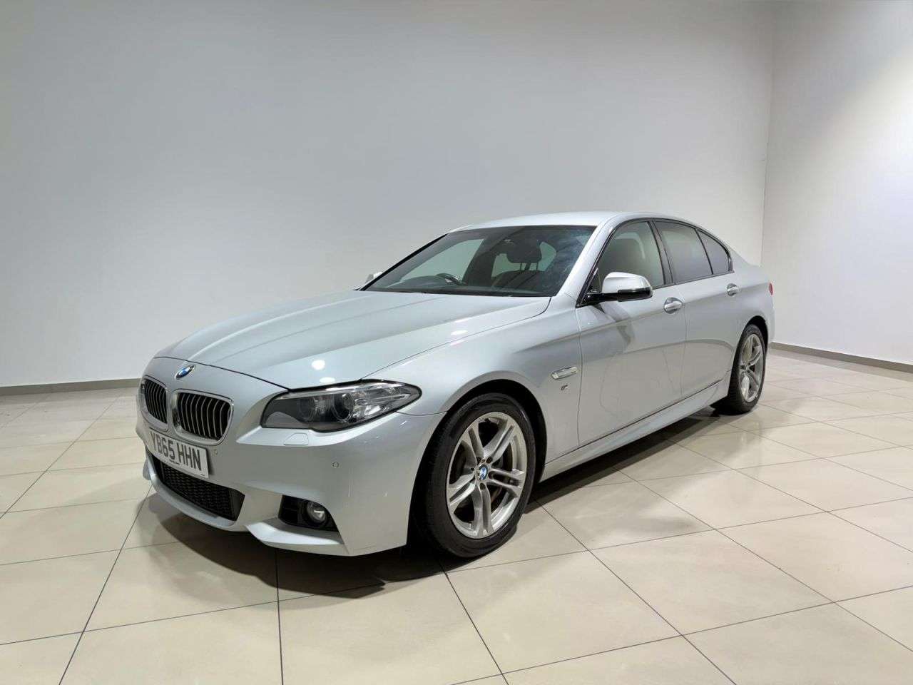 A 2015 BMW 5 SERIES 2.0 520d M Sport Saloon 4dr Diesel Auto Euro 6 (s/s) (190 ps) NATIONWIDE DE A 2015 BMW 5 SERIES 2.0 520d M Sport Saloon 4dr Diesel Auto Euro 6 (s/s) (190 ps) NATIONWIDE DE