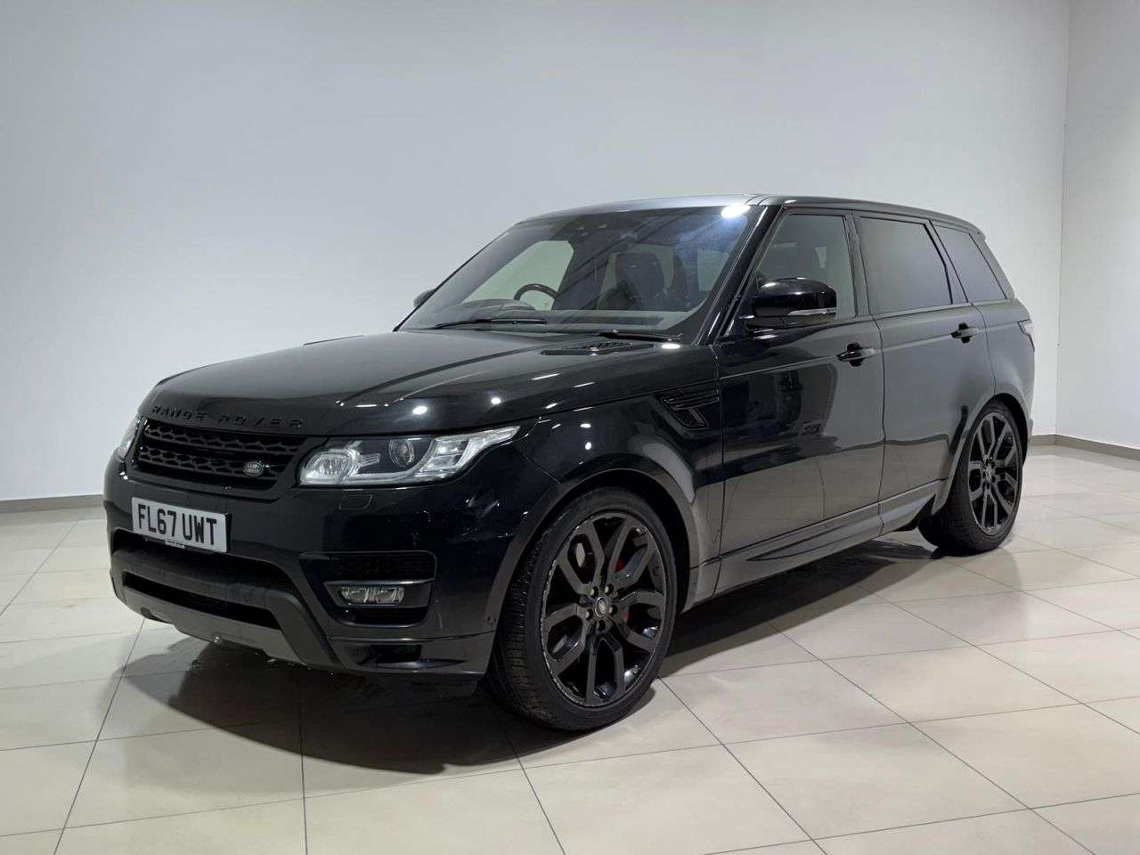 A 2017 LAND ROVER RANGE ROVER SPORT 3.0 SD V6 Autobiography Dynamic SUV 5dr Diesel Auto 4WD Euro 6 (s/s) (306 p A 2017 LAND ROVER RANGE ROVER SPORT 3.0 SD V6 Autobiography Dynamic SUV 5dr Diesel Auto 4WD Euro 6 (s/s) (306 p