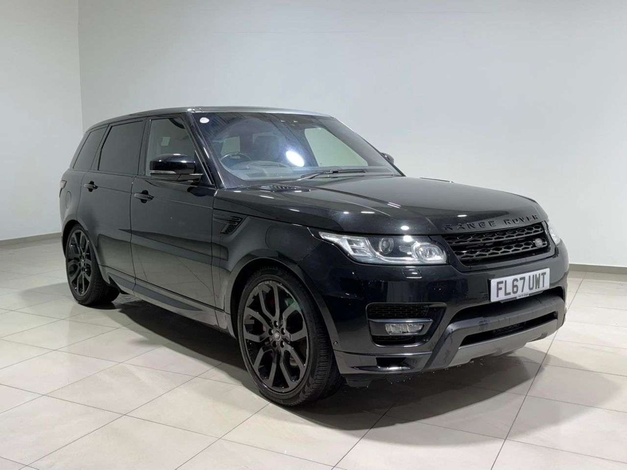 A 2017 LAND ROVER RANGE ROVER SPORT 3.0 SD V6 Autobiography Dynamic SUV 5dr Diesel Auto 4WD Euro 6 (s/s) (306 p A 2017 LAND ROVER RANGE ROVER SPORT 3.0 SD V6 Autobiography Dynamic SUV 5dr Diesel Auto 4WD Euro 6 (s/s) (306 p