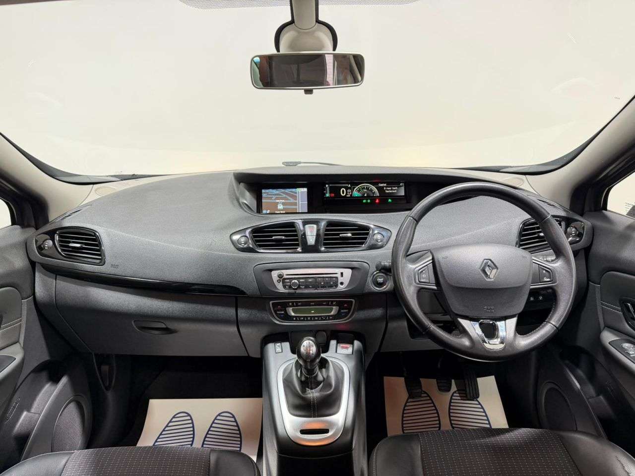 A 2014 RENAULT SCENIC 1.5 dCi ENERGY Dynamique TomTom MPV 5dr Diesel Manual Euro 5 (s/s) (110 ps) A 2014 RENAULT SCENIC 1.5 dCi ENERGY Dynamique TomTom MPV 5dr Diesel Manual Euro 5 (s/s) (110 ps)