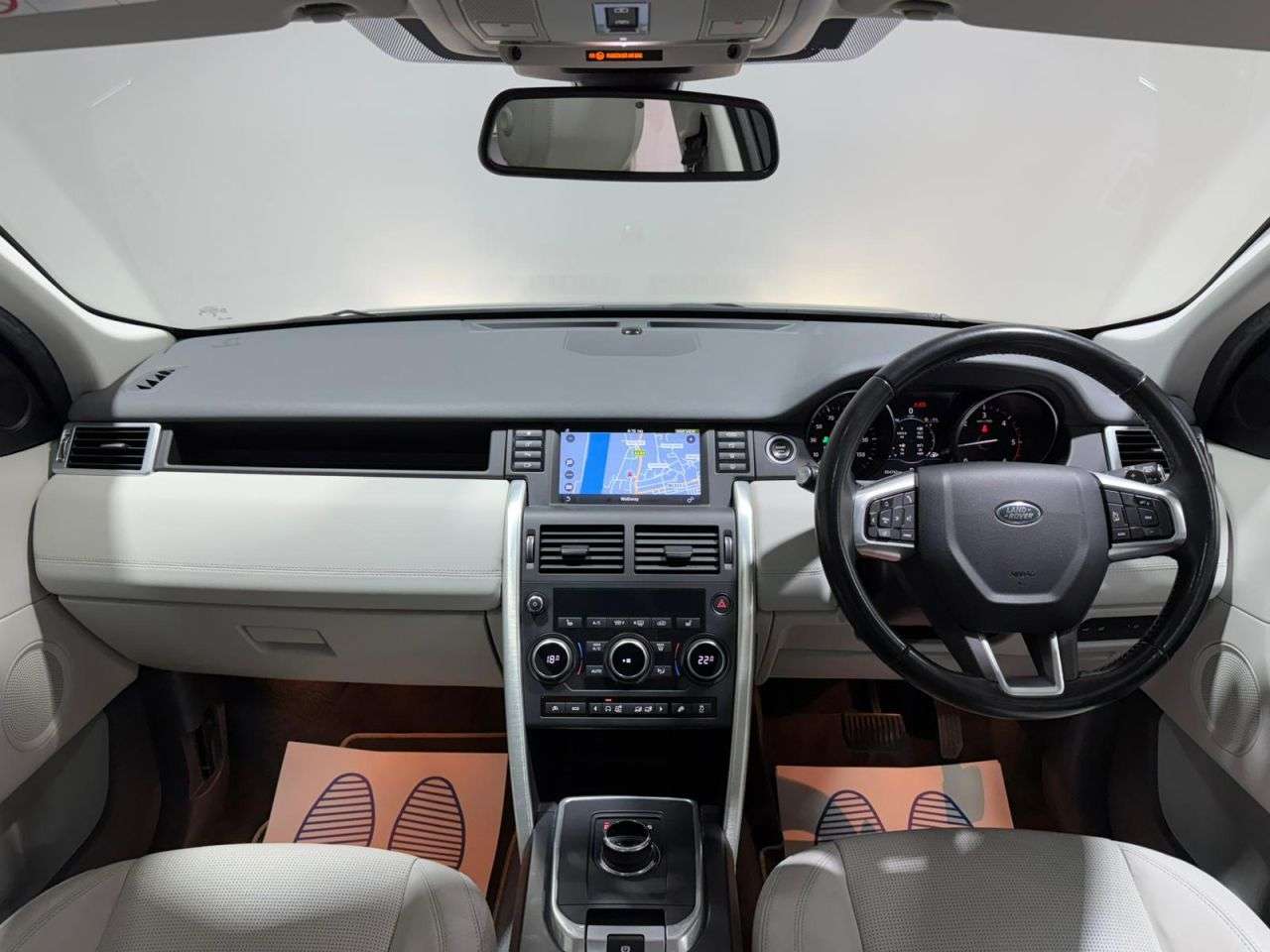 A 2017 LAND ROVER DISCOVERY SPORT 2.0 TD4 HSE SUV 5dr Diesel Auto 4WD Euro 6 (s/s) (180 ps) NATIONWIDE DELIVE A 2017 LAND ROVER DISCOVERY SPORT 2.0 TD4 HSE SUV 5dr Diesel Auto 4WD Euro 6 (s/s) (180 ps) NATIONWIDE DELIVE