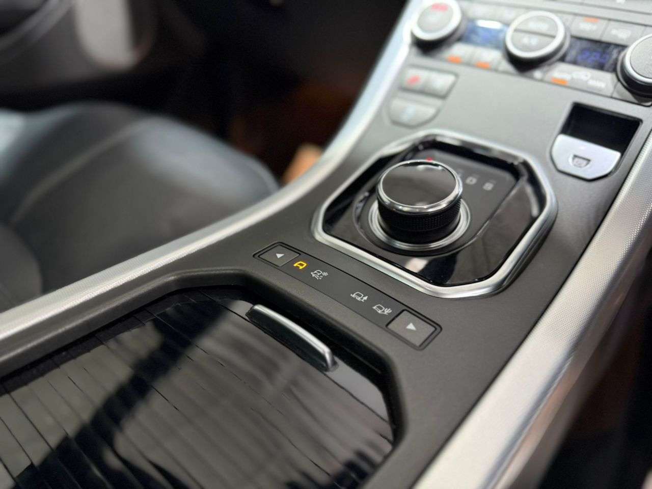 2018 LAND ROVER RANGE ROVER EVOQUE 2018 LAND ROVER RANGE ROVER EVOQUE