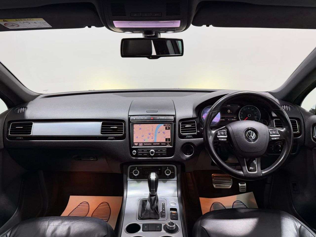 A 2016 VOLKSWAGEN TOUAREG 3.0 TDI V6 BlueMotion Tech R-Line SUV 5dr Diesel Tiptronic 4WD Euro 6 (s/s) A 2016 VOLKSWAGEN TOUAREG 3.0 TDI V6 BlueMotion Tech R-Line SUV 5dr Diesel Tiptronic 4WD Euro 6 (s/s)