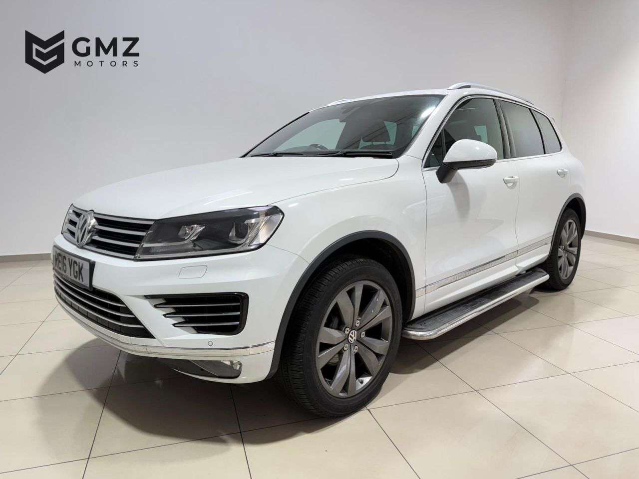 A 2016 VOLKSWAGEN TOUAREG 3.0 TDI V6 BlueMotion Tech R-Line SUV 5dr Diesel Tiptronic 4WD Euro 6 (s/s) A 2016 VOLKSWAGEN TOUAREG 3.0 TDI V6 BlueMotion Tech R-Line SUV 5dr Diesel Tiptronic 4WD Euro 6 (s/s)