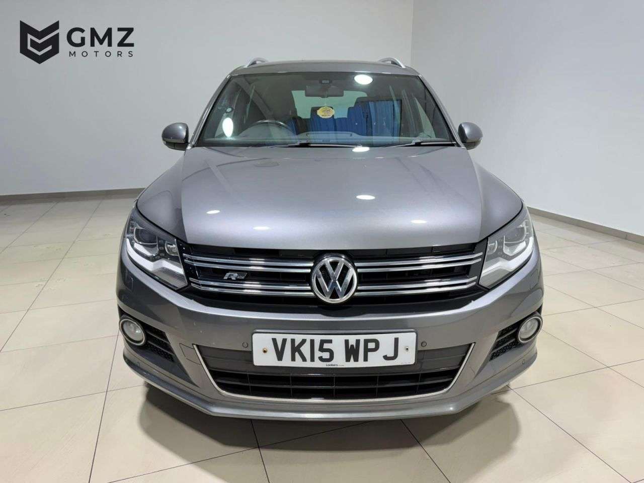A 2015 VOLKSWAGEN TIGUAN 2.0 TDI BlueMotion Tech R-Line SUV 5dr Diesel Manual 4WD Euro 5 (s/s) (Nav) A 2015 VOLKSWAGEN TIGUAN 2.0 TDI BlueMotion Tech R-Line SUV 5dr Diesel Manual 4WD Euro 5 (s/s) (Nav)