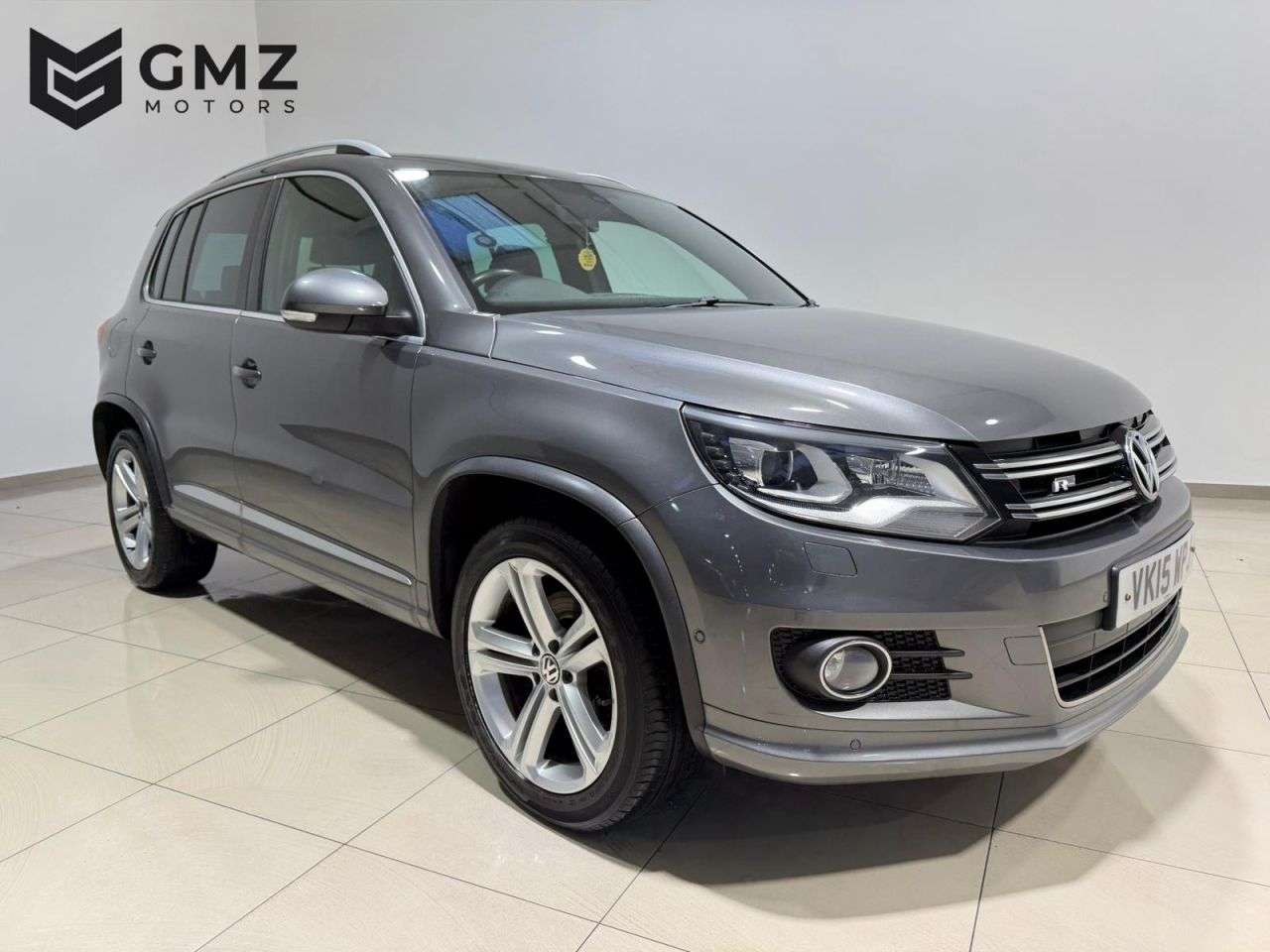 A 2015 VOLKSWAGEN TIGUAN 2.0 TDI BlueMotion Tech R-Line SUV 5dr Diesel Manual 4WD Euro 5 (s/s) (Nav) A 2015 VOLKSWAGEN TIGUAN 2.0 TDI BlueMotion Tech R-Line SUV 5dr Diesel Manual 4WD Euro 5 (s/s) (Nav)