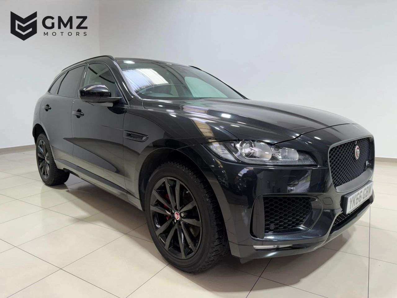 A 2017 JAGUAR F-PACE 3.0 D300 V6 S SUV 5dr Diesel Auto AWD Euro 6 (s/s) (300 ps) PANORAMIC SUNRO A 2017 JAGUAR F-PACE 3.0 D300 V6 S SUV 5dr Diesel Auto AWD Euro 6 (s/s) (300 ps) PANORAMIC SUNRO