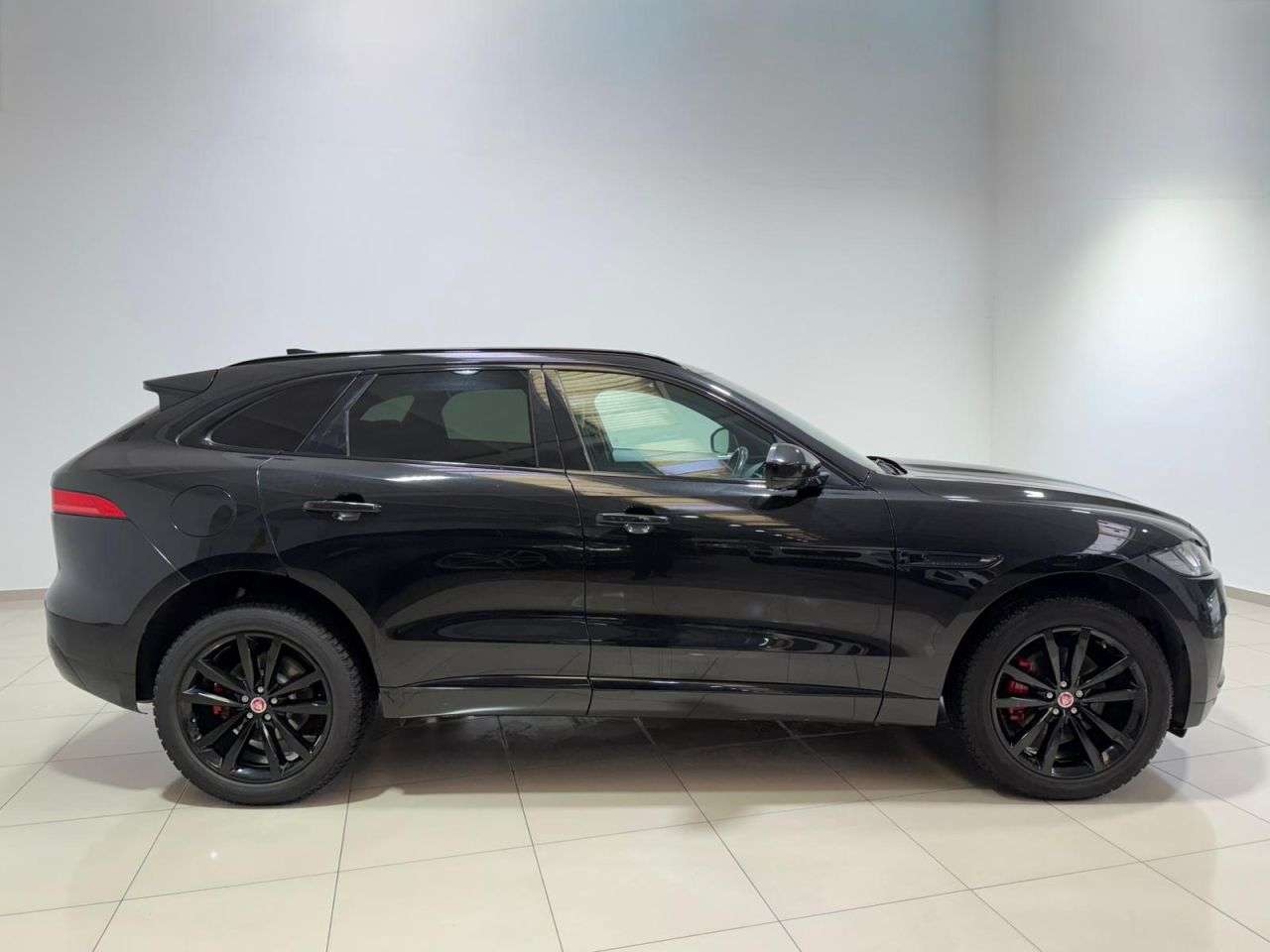 2017 JAGUAR F-PACE 2017 JAGUAR F-PACE