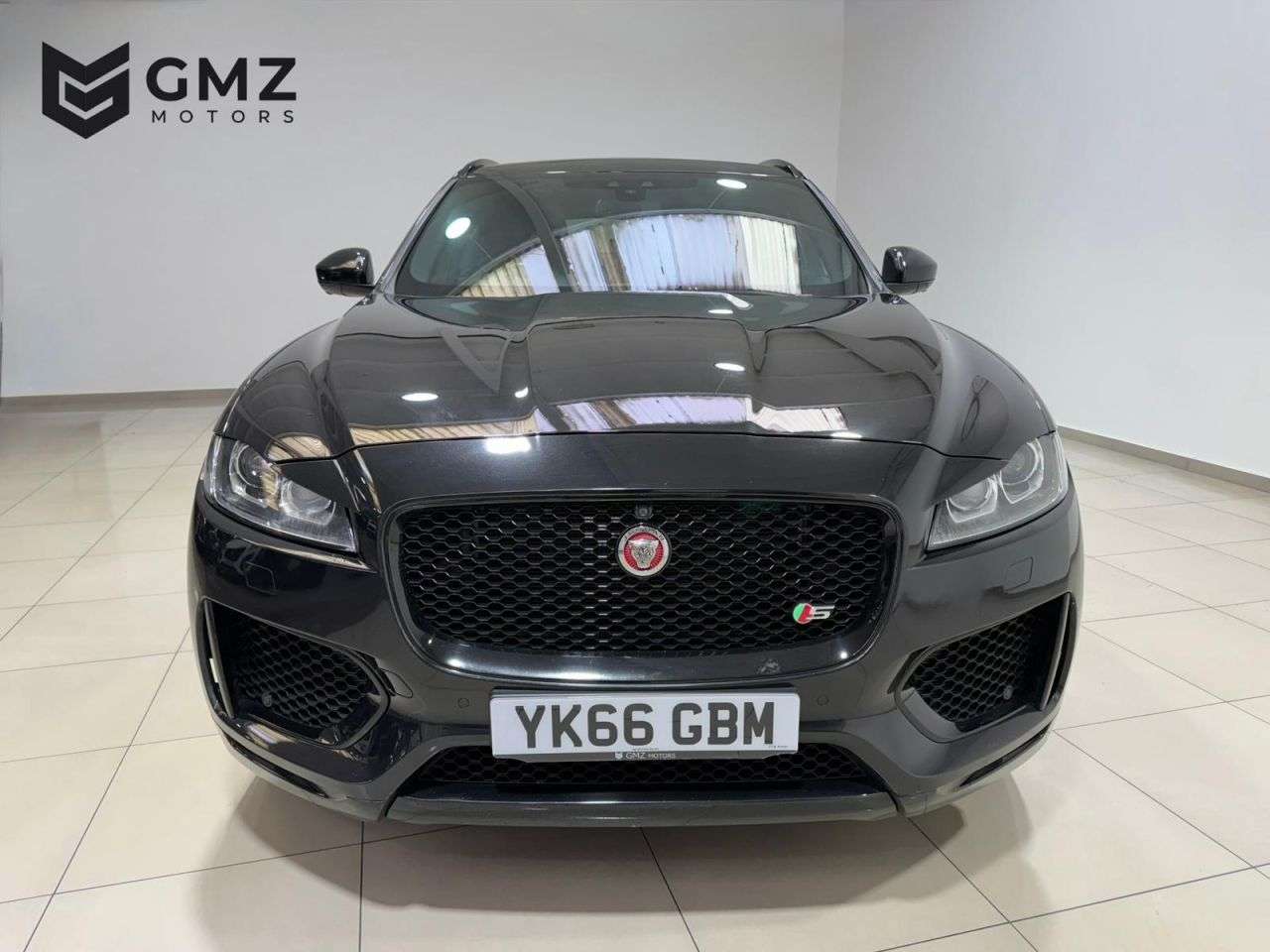 A 2017 JAGUAR F-PACE 3.0 D300 V6 S SUV 5dr Diesel Auto AWD Euro 6 (s/s) (300 ps) PANORAMIC SUNRO A 2017 JAGUAR F-PACE 3.0 D300 V6 S SUV 5dr Diesel Auto AWD Euro 6 (s/s) (300 ps) PANORAMIC SUNRO