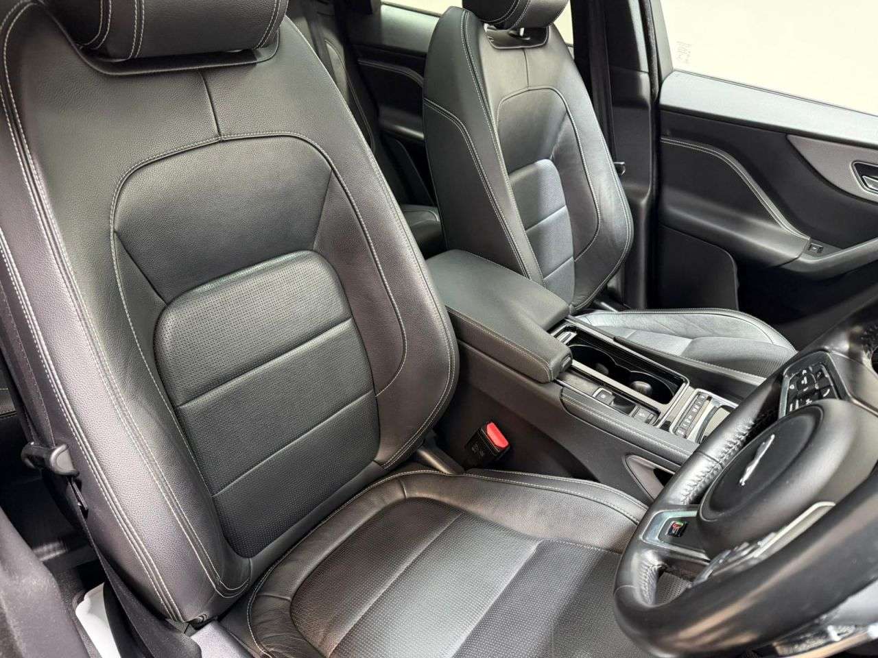 2017 JAGUAR F-PACE 2017 JAGUAR F-PACE