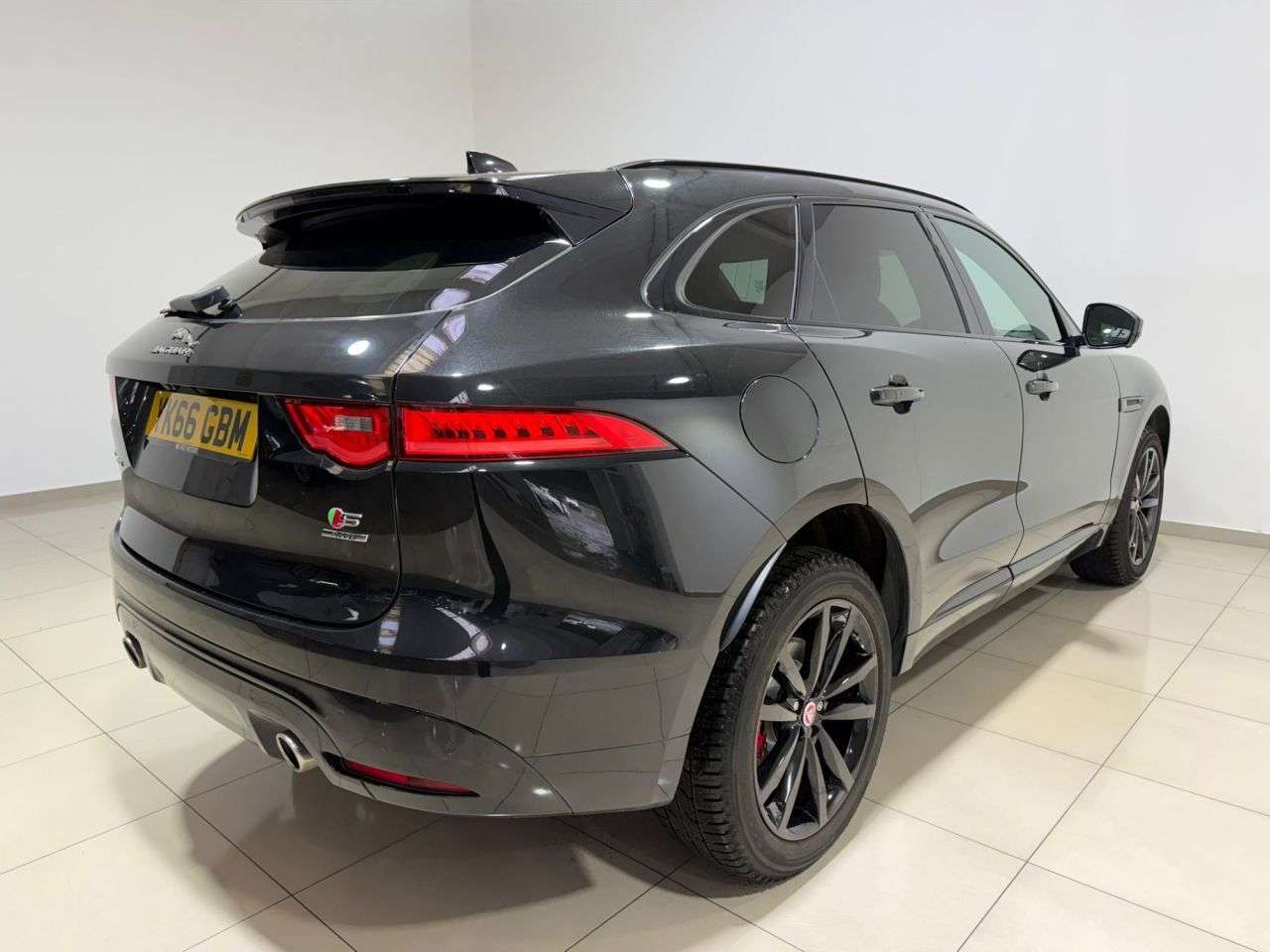 2017 JAGUAR F-PACE 2017 JAGUAR F-PACE