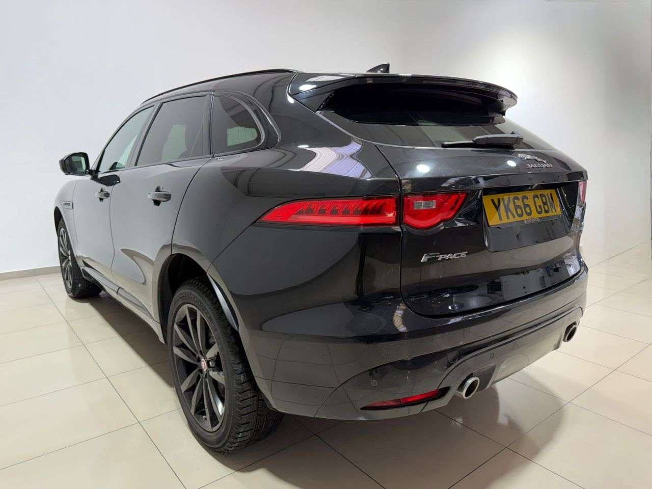 2017 JAGUAR F-PACE 2017 JAGUAR F-PACE