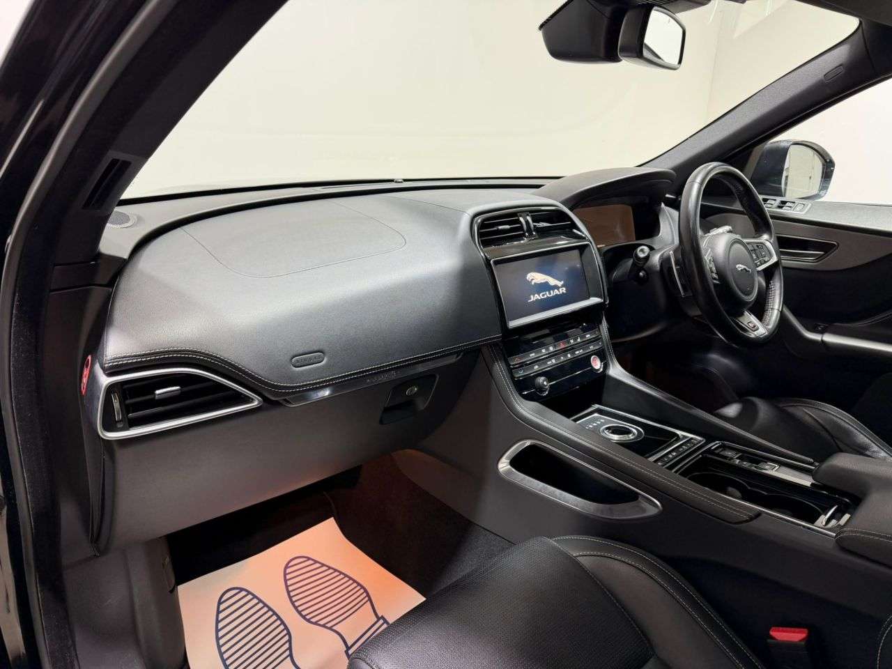 2017 JAGUAR F-PACE 2017 JAGUAR F-PACE