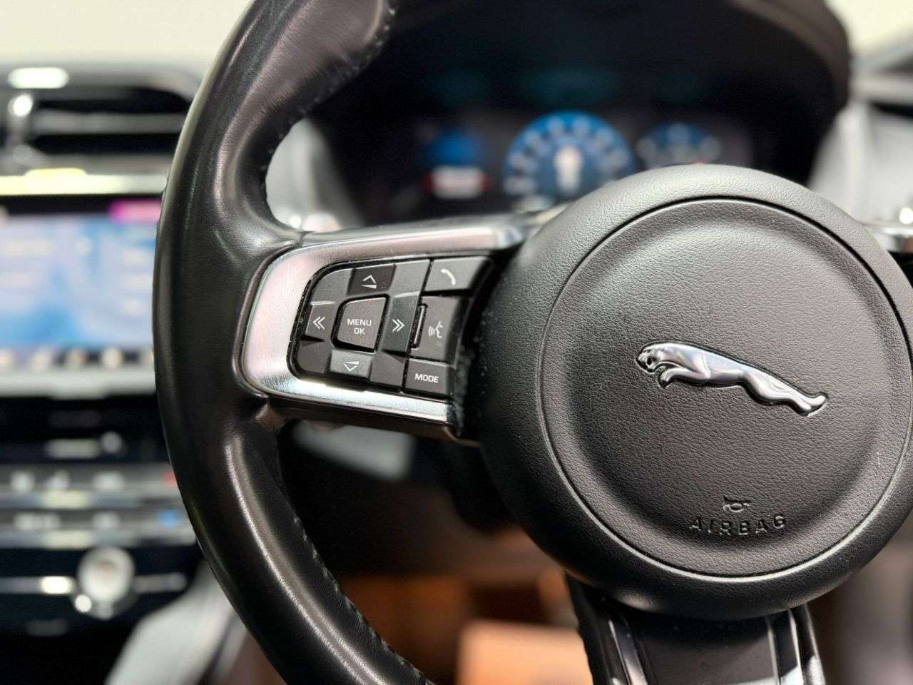 2017 JAGUAR F-PACE 2017 JAGUAR F-PACE