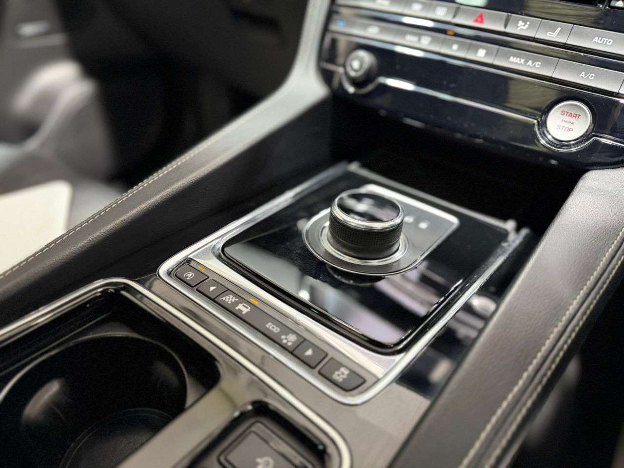 2017 JAGUAR F-PACE 2017 JAGUAR F-PACE