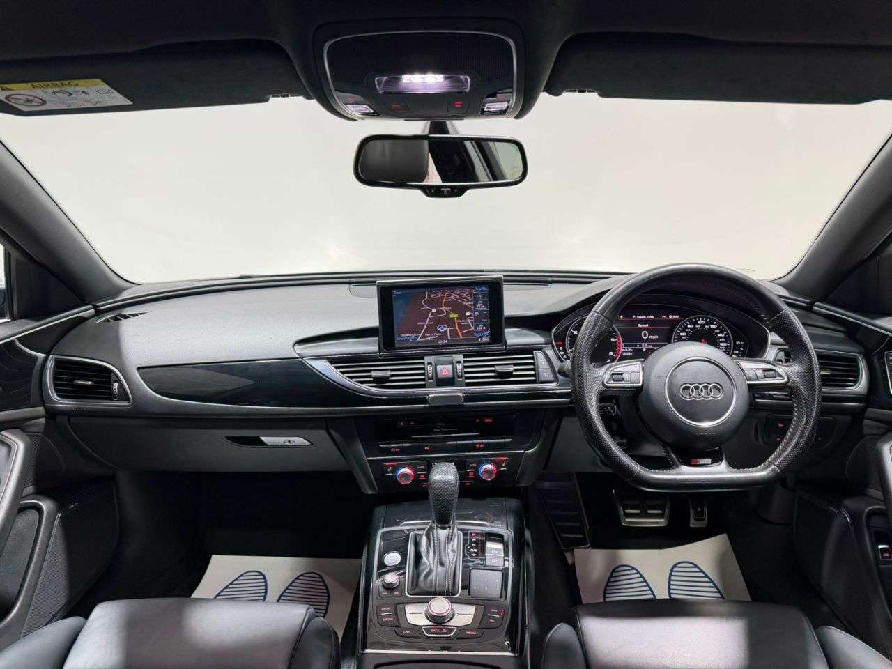 A 2016 AUDI A6 AVANT 2.0 TDI ultra Black Edition Estate 5dr Diesel S Tronic Euro 6 (s/s) (190 ps A 2016 AUDI A6 AVANT 2.0 TDI ultra Black Edition Estate 5dr Diesel S Tronic Euro 6 (s/s) (190 ps