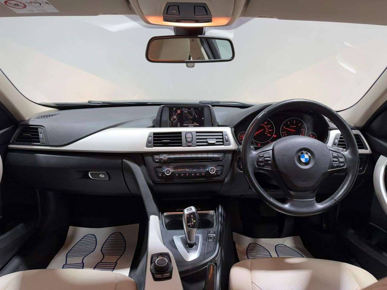 A 2014 BMW 3 SERIES 2.0 320d SE Touring 5dr Diesel Auto xDrive Euro 5 (s/s) (184 ps) NATIONWIDE A 2014 BMW 3 SERIES 2.0 320d SE Touring 5dr Diesel Auto xDrive Euro 5 (s/s) (184 ps) NATIONWIDE