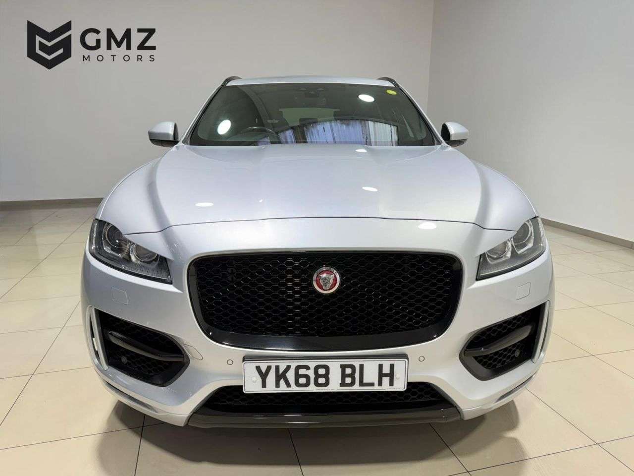 A 2018 JAGUAR F-PACE 2.0 D180 R-Sport SUV 5dr Diesel Auto AWD Euro 6 (s/s) (180 ps) NATIONWIDE D A 2018 JAGUAR F-PACE 2.0 D180 R-Sport SUV 5dr Diesel Auto AWD Euro 6 (s/s) (180 ps) NATIONWIDE D