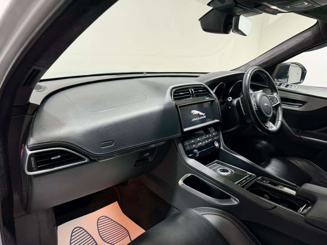 2018 JAGUAR F-PACE 2018 JAGUAR F-PACE