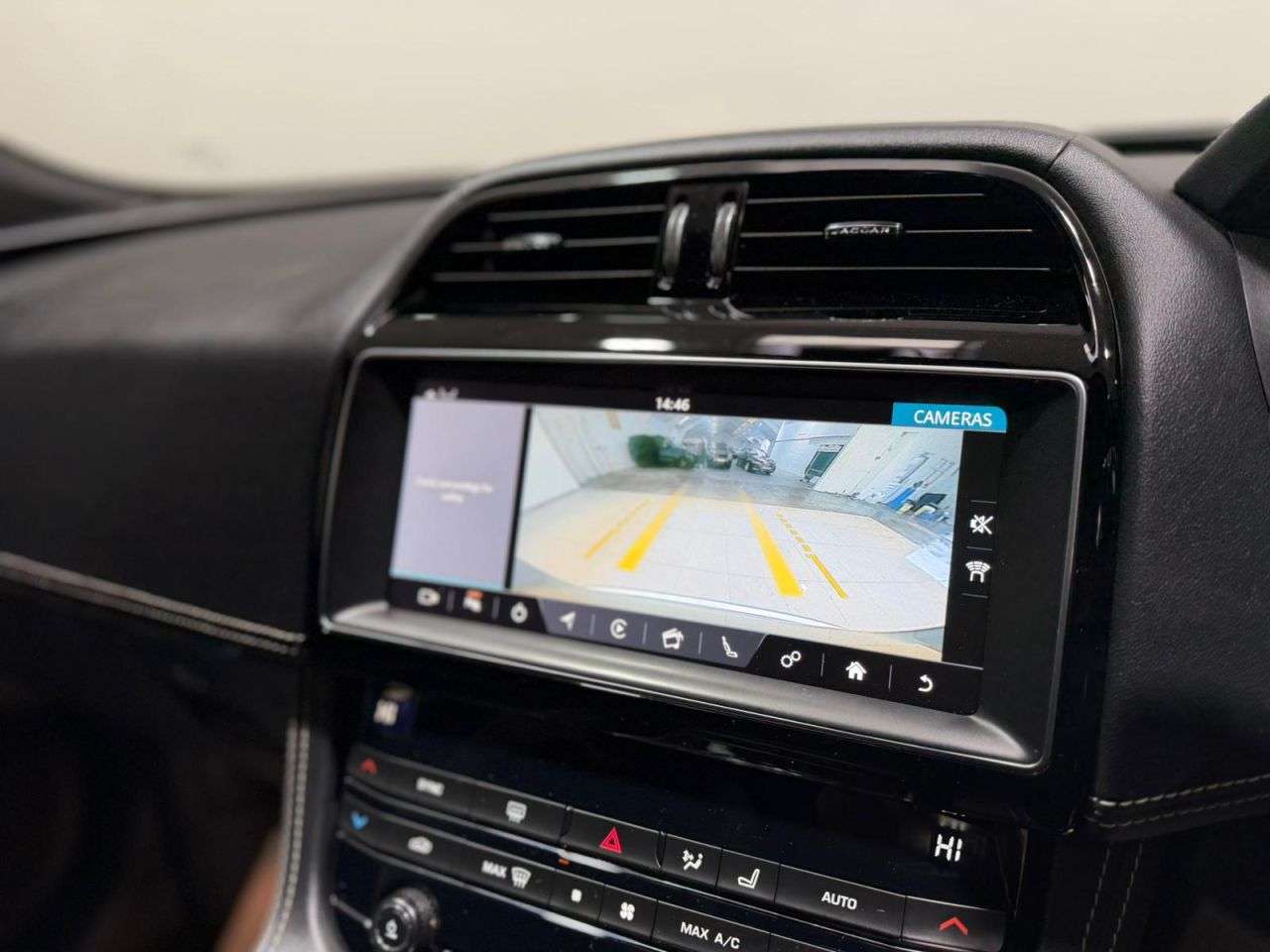 2018 JAGUAR F-PACE 2018 JAGUAR F-PACE