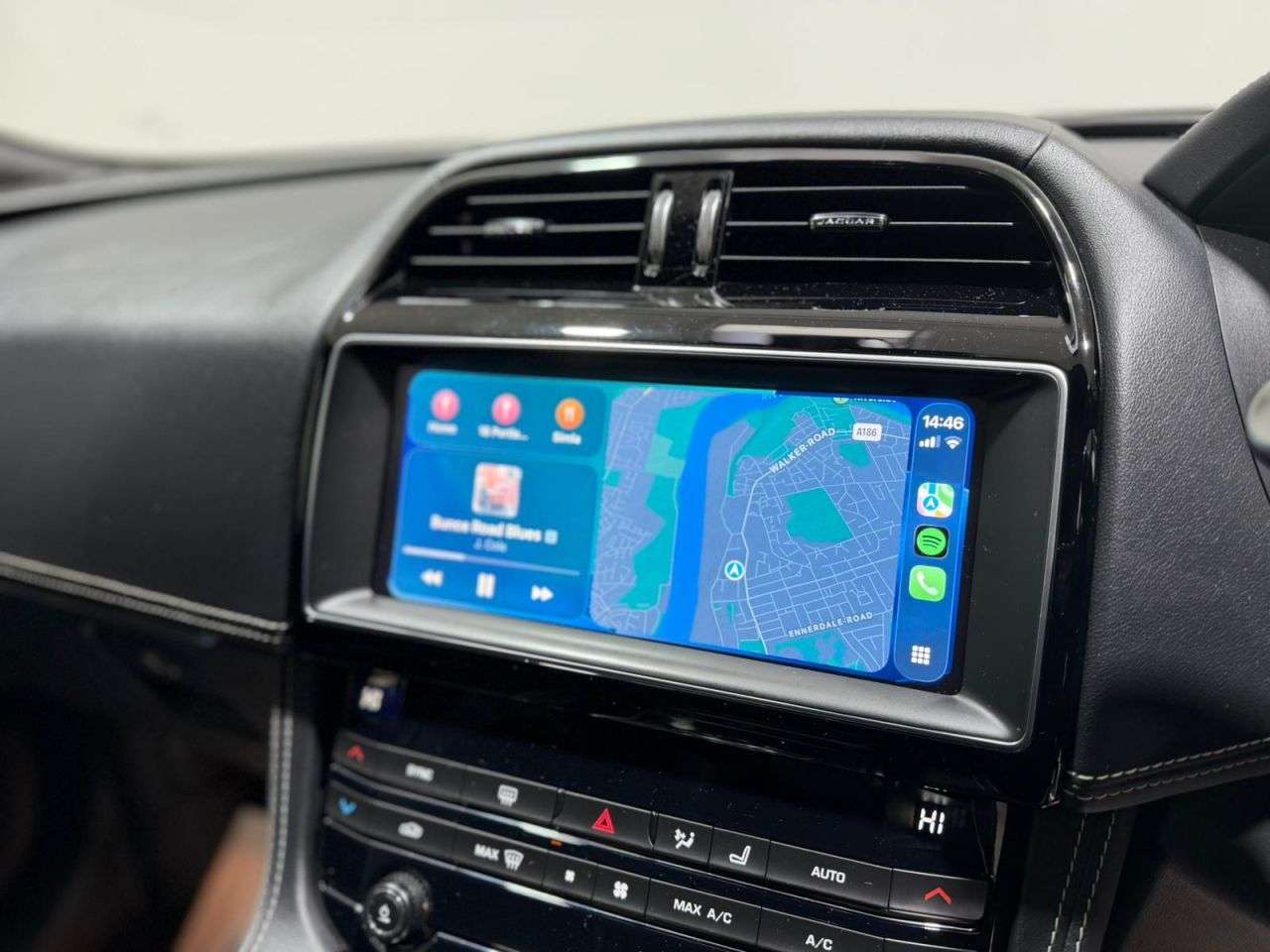 2018 JAGUAR F-PACE 2018 JAGUAR F-PACE