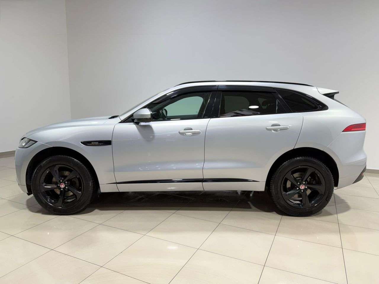 2018 JAGUAR F-PACE 2018 JAGUAR F-PACE