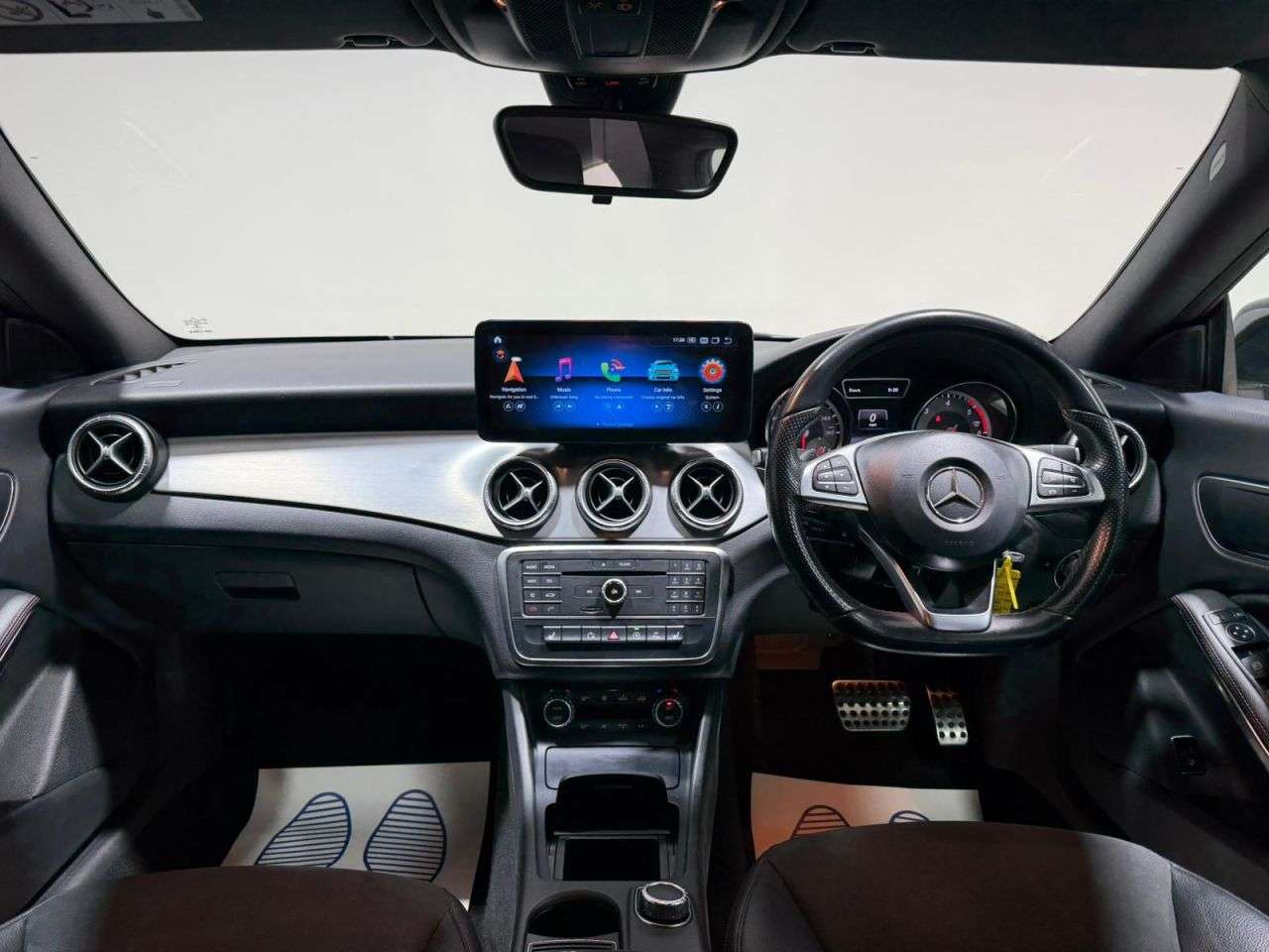 A 2015 MERCEDES CLA CLA220 CDI AMG SPORT A 2015 MERCEDES CLA CLA220 CDI AMG SPORT