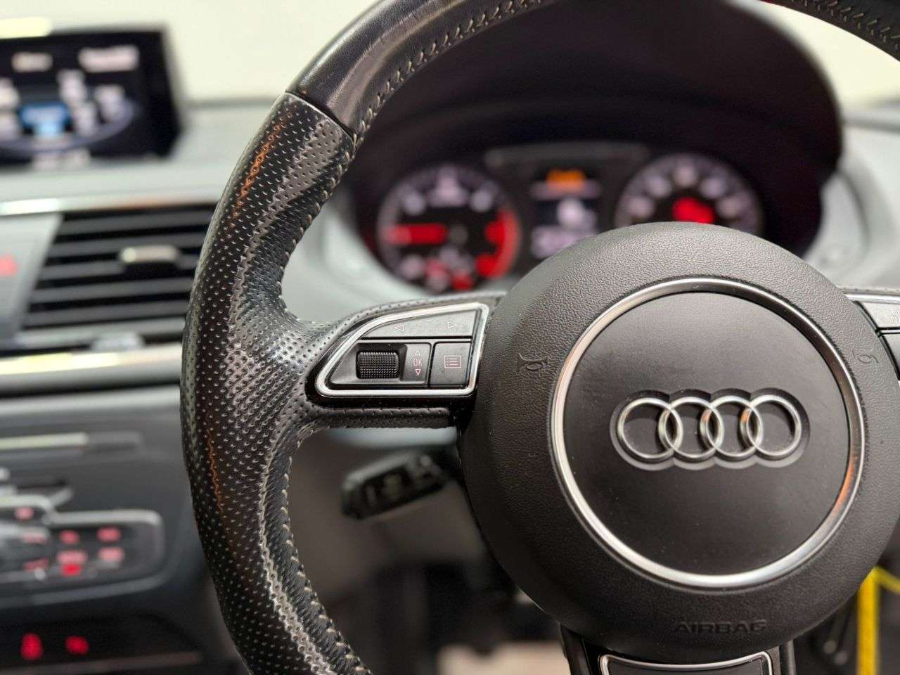 2015 AUDI Q3 2015 AUDI Q3