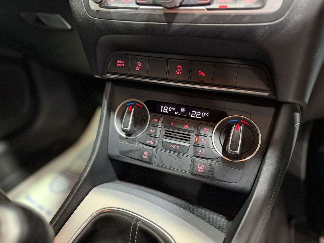 2015 AUDI Q3 2015 AUDI Q3