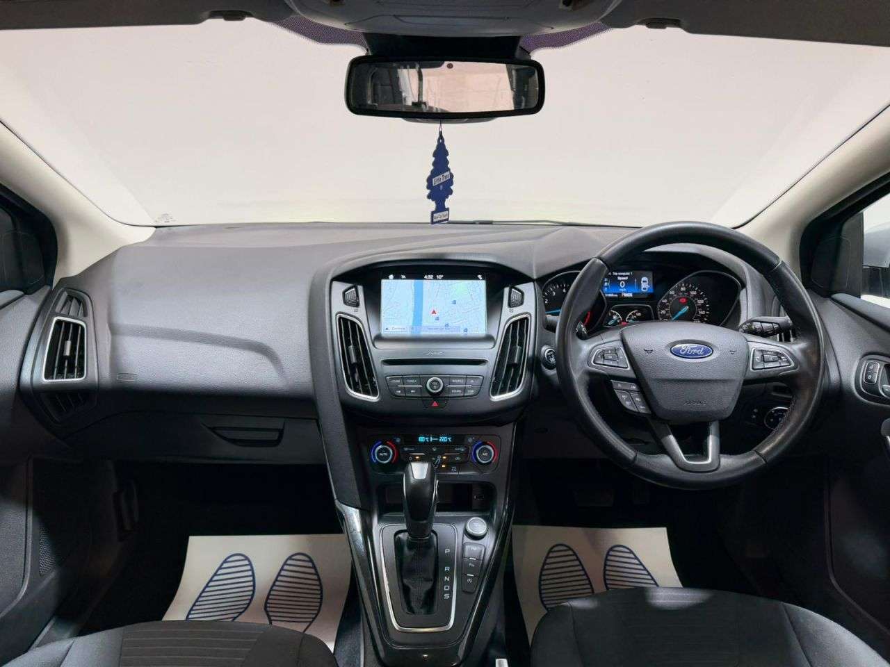 A 2017 FORD FOCUS 1.0T EcoBoost Titanium Hatchback 5dr Petrol Auto Euro 6 (s/s) (125 ps) FULL A 2017 FORD FOCUS 1.0T EcoBoost Titanium Hatchback 5dr Petrol Auto Euro 6 (s/s) (125 ps) FULL