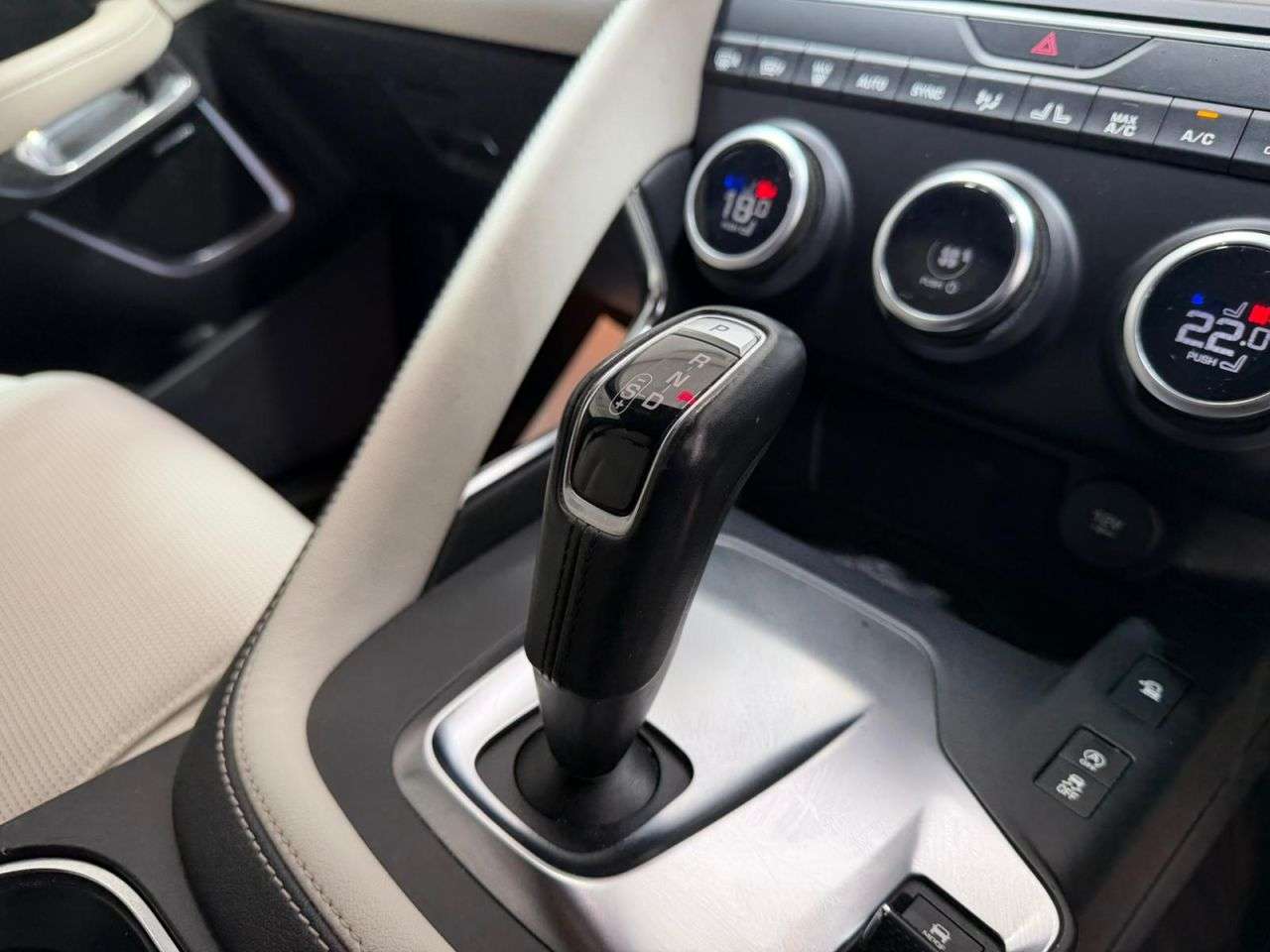 2019 JAGUAR E-PACE 2019 JAGUAR E-PACE