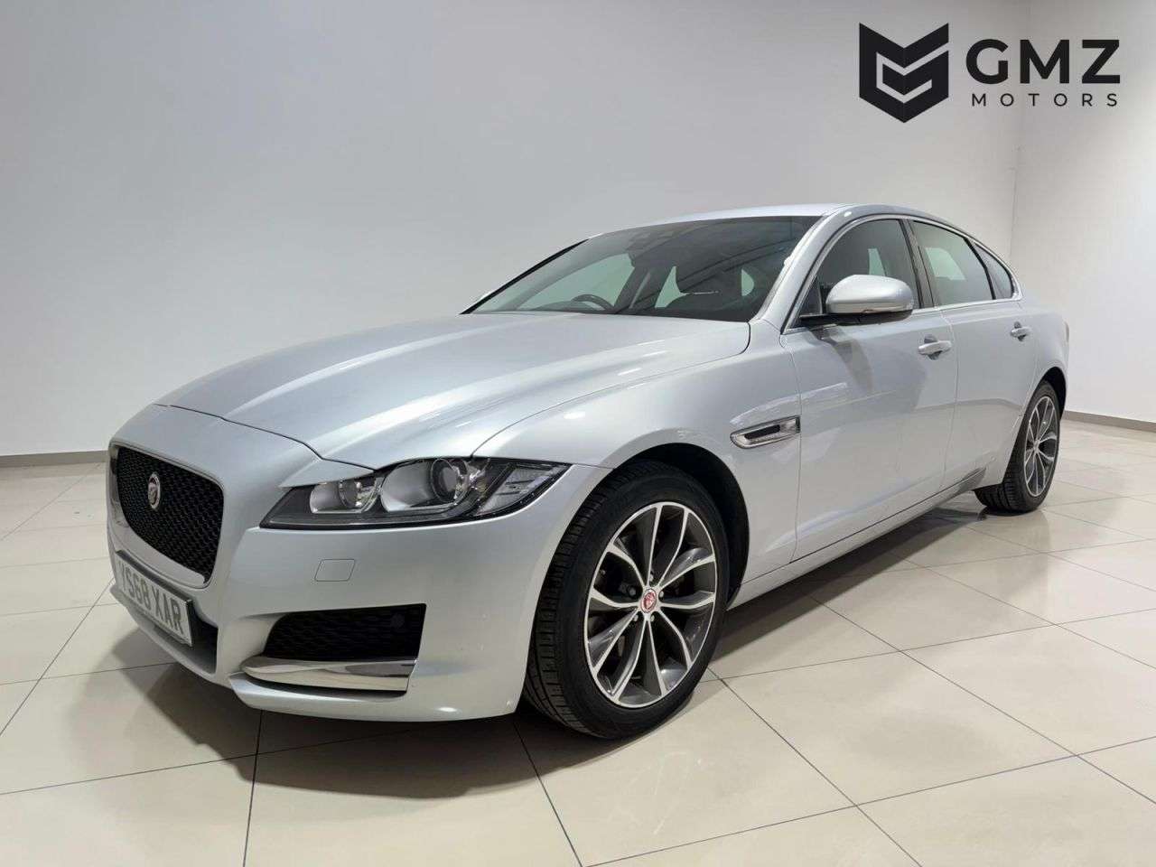 A 2018 JAGUAR XF 2.0d Prestige Saloon 4dr Diesel Auto Euro 6 (s/s) (180 ps) INCONTROL APPS | A 2018 JAGUAR XF 2.0d Prestige Saloon 4dr Diesel Auto Euro 6 (s/s) (180 ps) INCONTROL APPS |