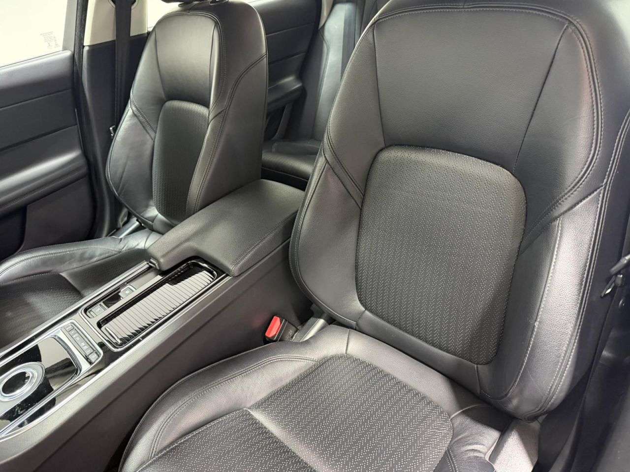 2018 JAGUAR XF 2018 JAGUAR XF