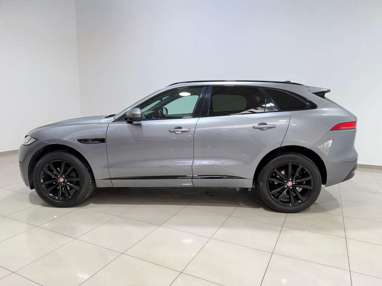 2019 JAGUAR F-PACE 2019 JAGUAR F-PACE