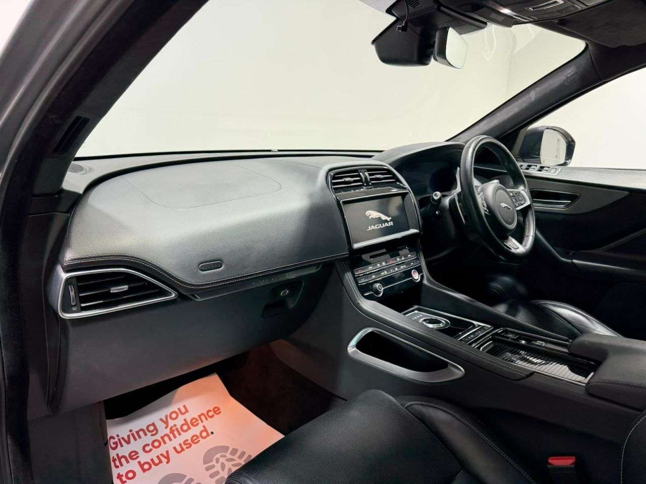 2019 JAGUAR F-PACE 2019 JAGUAR F-PACE