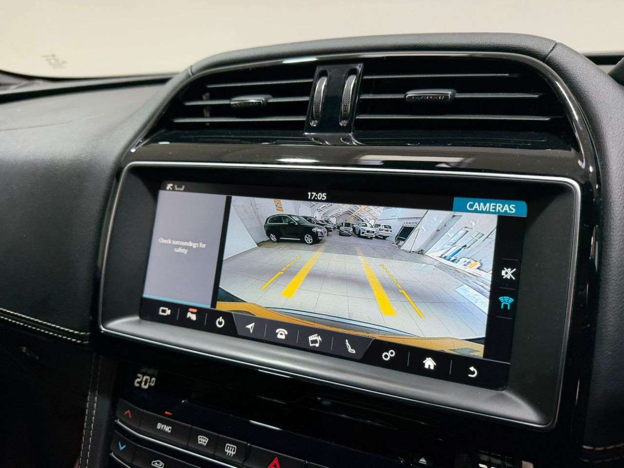 2019 JAGUAR F-PACE 2019 JAGUAR F-PACE