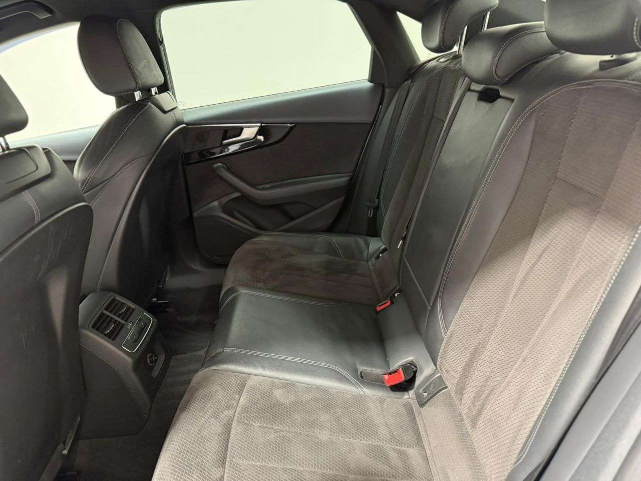 2018 AUDI A4 2018 AUDI A4