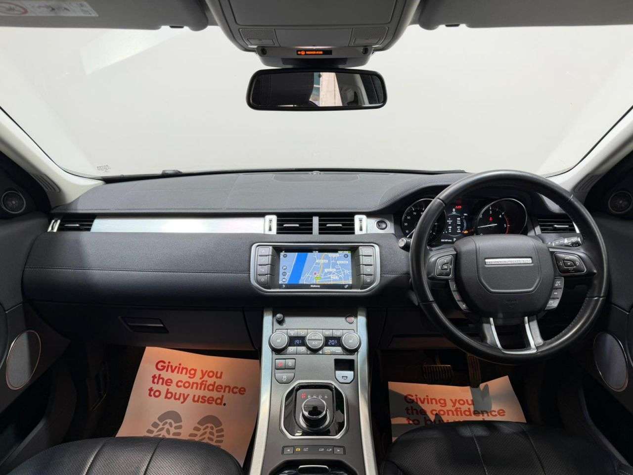 A 2018 LAND ROVER RANGE ROVER EVOQUE 2.0 TD4 SE Tech SUV 5dr Diesel Auto 4WD Euro 6 (s/s) (180 ps) NATIONWIDE DE A 2018 LAND ROVER RANGE ROVER EVOQUE 2.0 TD4 SE Tech SUV 5dr Diesel Auto 4WD Euro 6 (s/s) (180 ps) NATIONWIDE DE