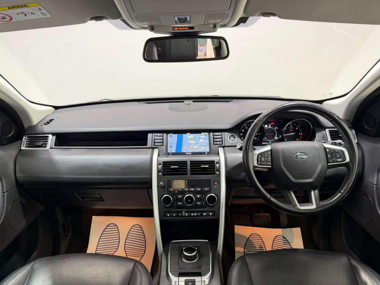 A 2018 LAND ROVER DISCOVERY SPORT 2.0 TD4 HSE Luxury SUV 5dr Diesel Auto 4WD Euro 6 (s/s) (180 ps) NATIONWIDE A 2018 LAND ROVER DISCOVERY SPORT 2.0 TD4 HSE Luxury SUV 5dr Diesel Auto 4WD Euro 6 (s/s) (180 ps) NATIONWIDE
