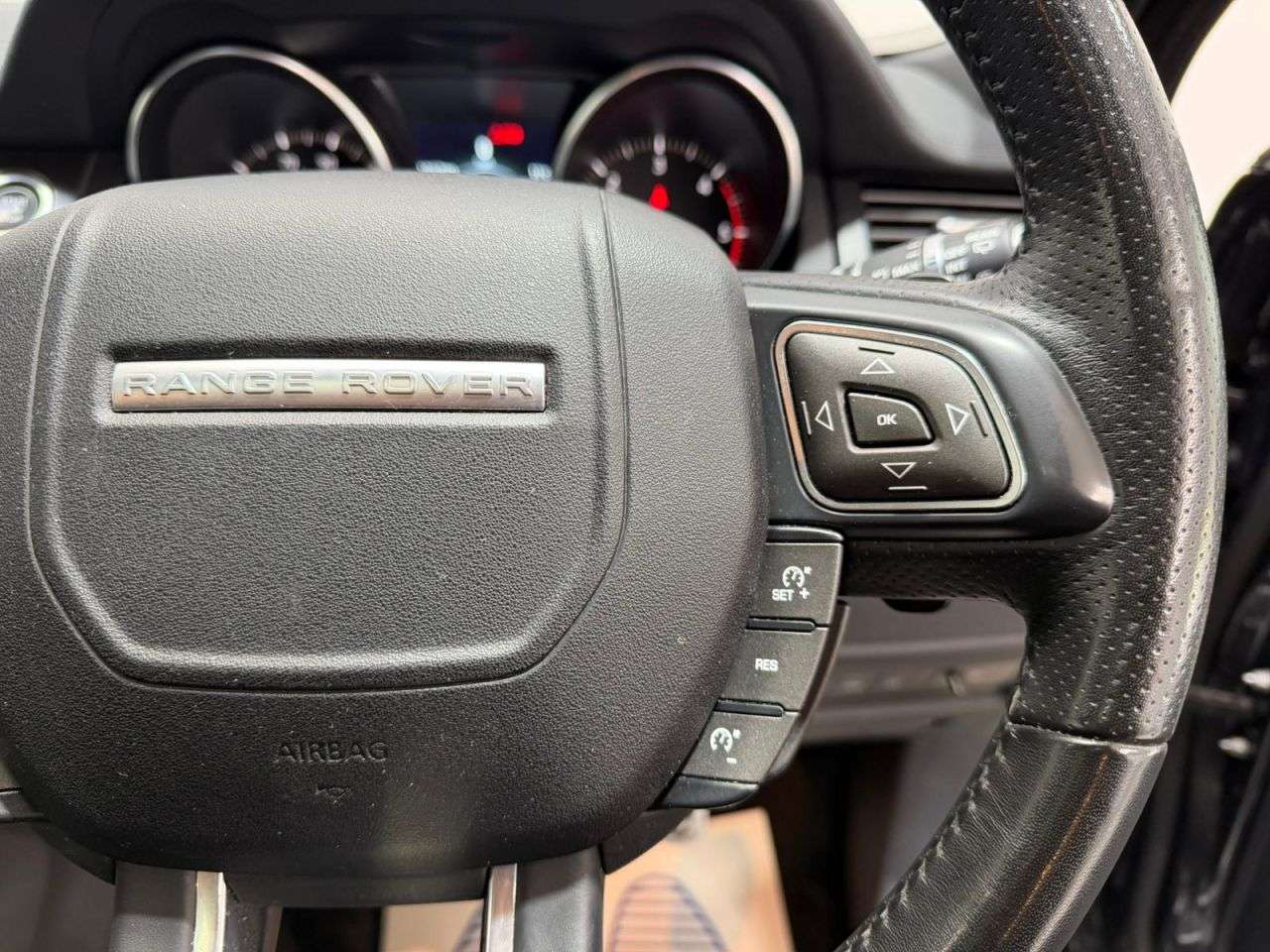 2019 LAND ROVER RANGE ROVER EVOQUE 2019 LAND ROVER RANGE ROVER EVOQUE