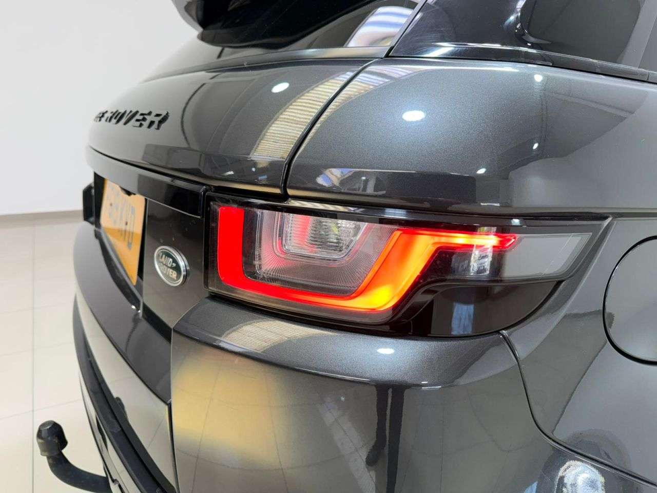2019 LAND ROVER RANGE ROVER EVOQUE 2019 LAND ROVER RANGE ROVER EVOQUE