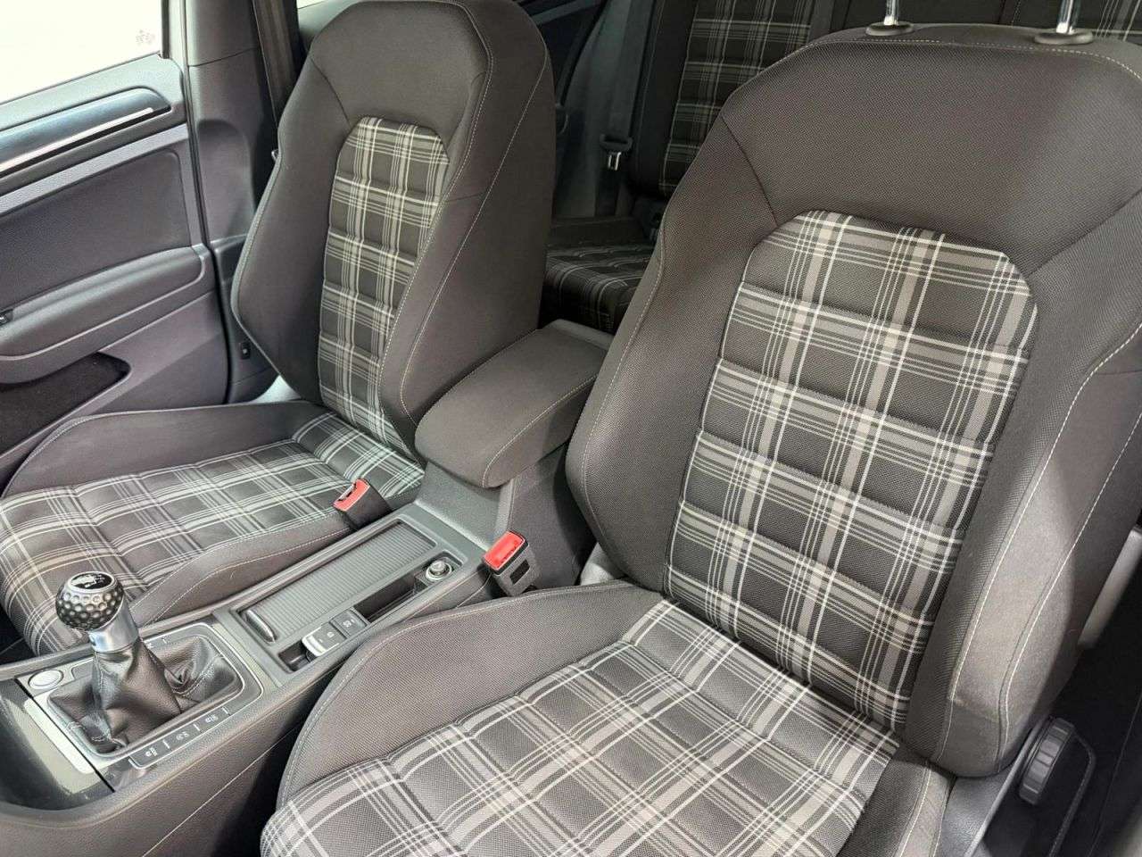 2016 VOLKSWAGEN GOLF 2016 VOLKSWAGEN GOLF