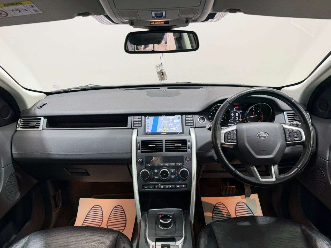 A 2019 LAND ROVER DISCOVERY SPORT 2.0 TD4 HSE SUV 5dr Diesel Auto 4WD Euro 6 (s/s) (180 ps) NATIONWIDE DELIVE A 2019 LAND ROVER DISCOVERY SPORT 2.0 TD4 HSE SUV 5dr Diesel Auto 4WD Euro 6 (s/s) (180 ps) NATIONWIDE DELIVE