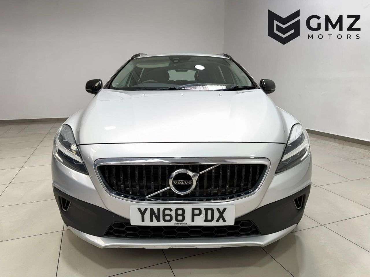 A 2018 VOLVO V40 CROSS COUNTRY 1.5 T3 GPF Nav Plus Hatchback 5dr Petrol Auto Euro 6 (s/s) (152 ps) NATIONW A 2018 VOLVO V40 CROSS COUNTRY 1.5 T3 GPF Nav Plus Hatchback 5dr Petrol Auto Euro 6 (s/s) (152 ps) NATIONW