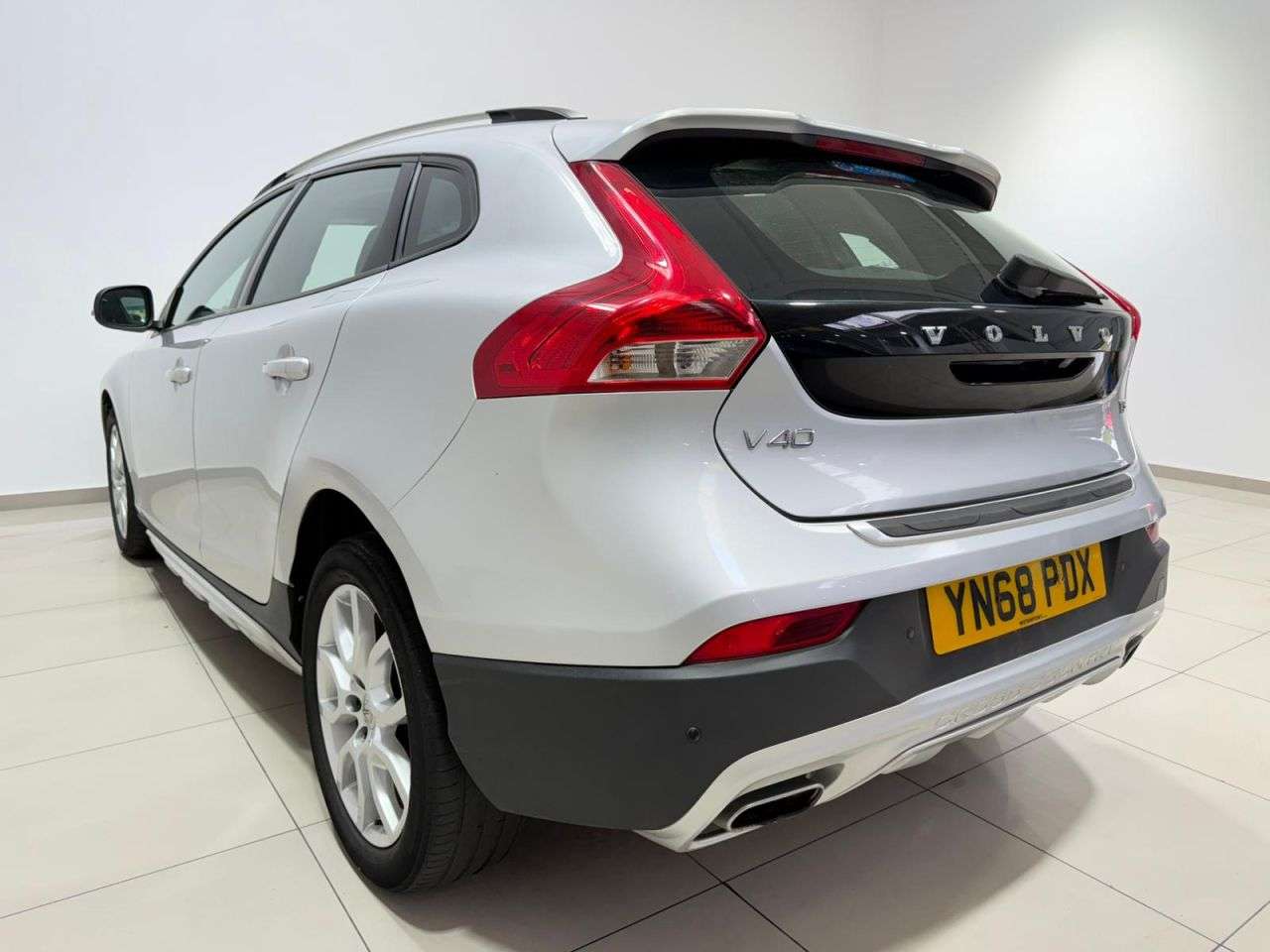 2018 VOLVO V40 CROSS COUNTRY 2018 VOLVO V40 CROSS COUNTRY