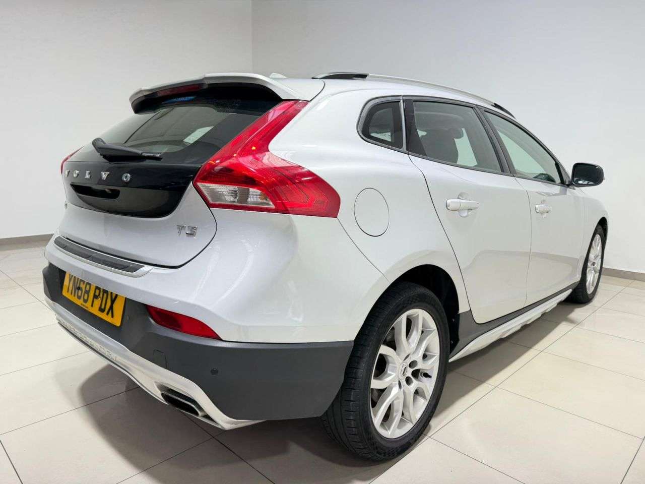 2018 VOLVO V40 CROSS COUNTRY 2018 VOLVO V40 CROSS COUNTRY