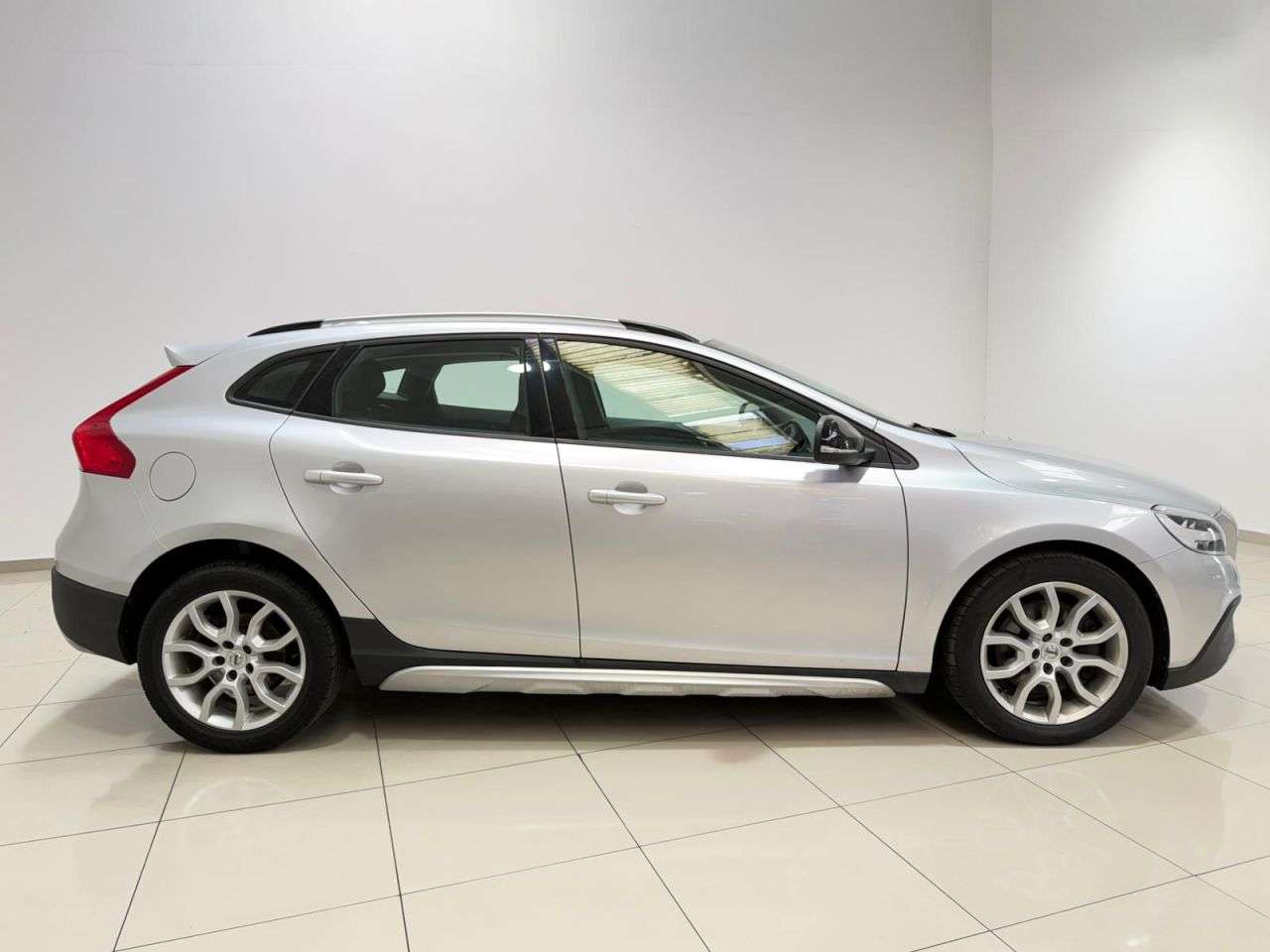 2018 VOLVO V40 CROSS COUNTRY 2018 VOLVO V40 CROSS COUNTRY