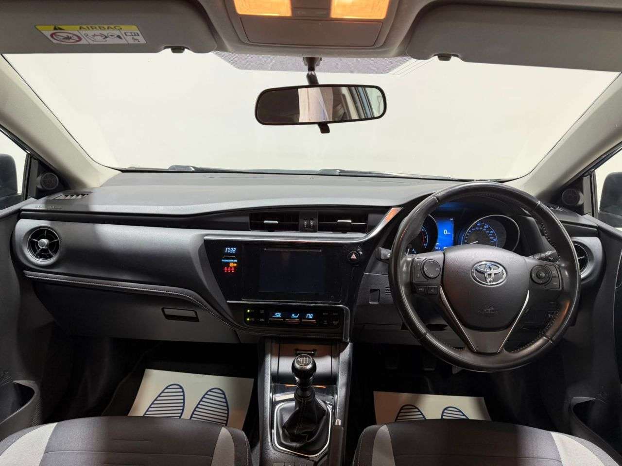 A 2015 TOYOTA AURIS 1.2 VVT-i Icon Hatchback 5dr Petrol Manual Euro 6 (s/s) (116 ps) NATIONWIDE A 2015 TOYOTA AURIS 1.2 VVT-i Icon Hatchback 5dr Petrol Manual Euro 6 (s/s) (116 ps) NATIONWIDE