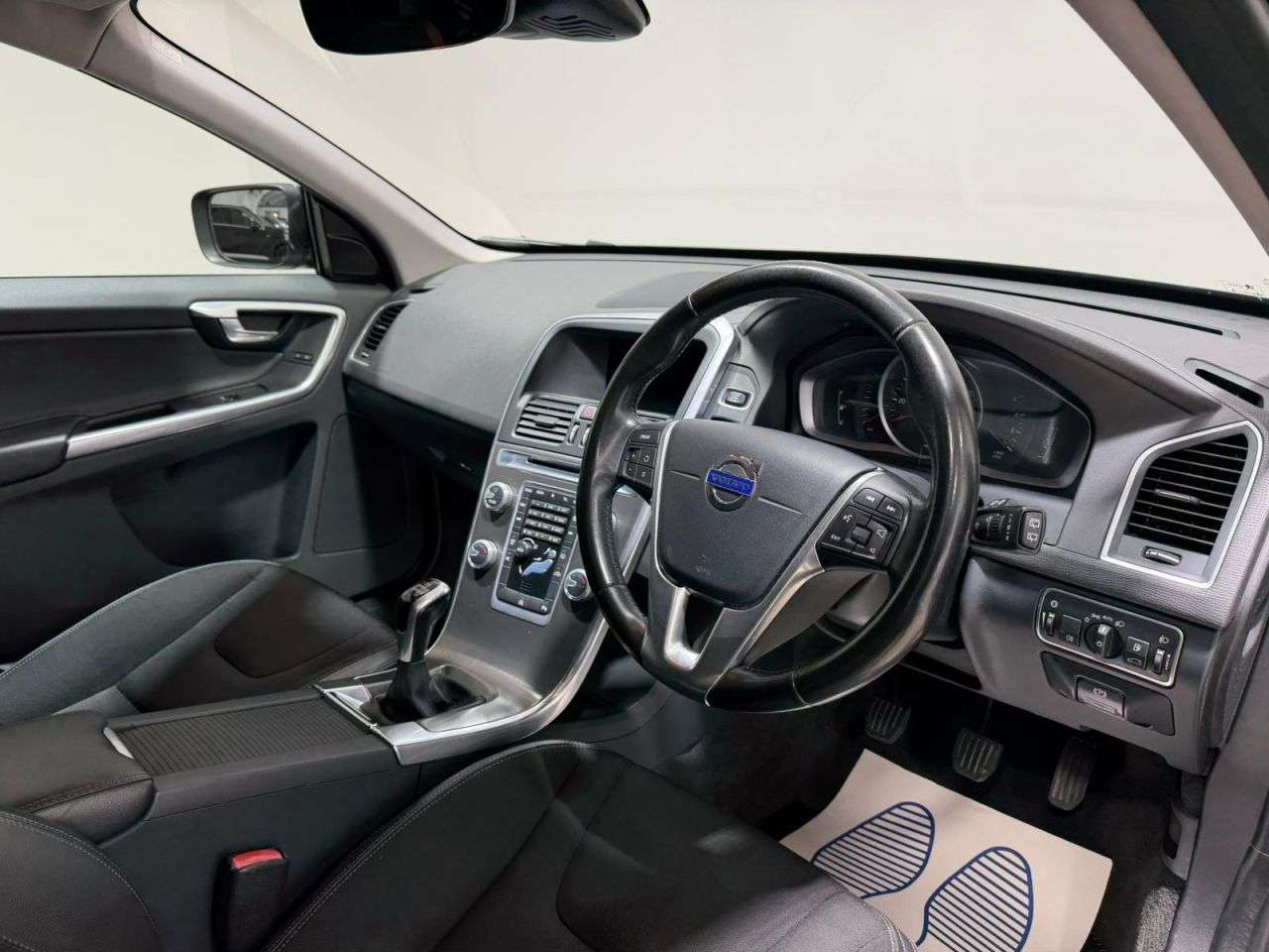 2015 VOLVO XC60 2015 VOLVO XC60